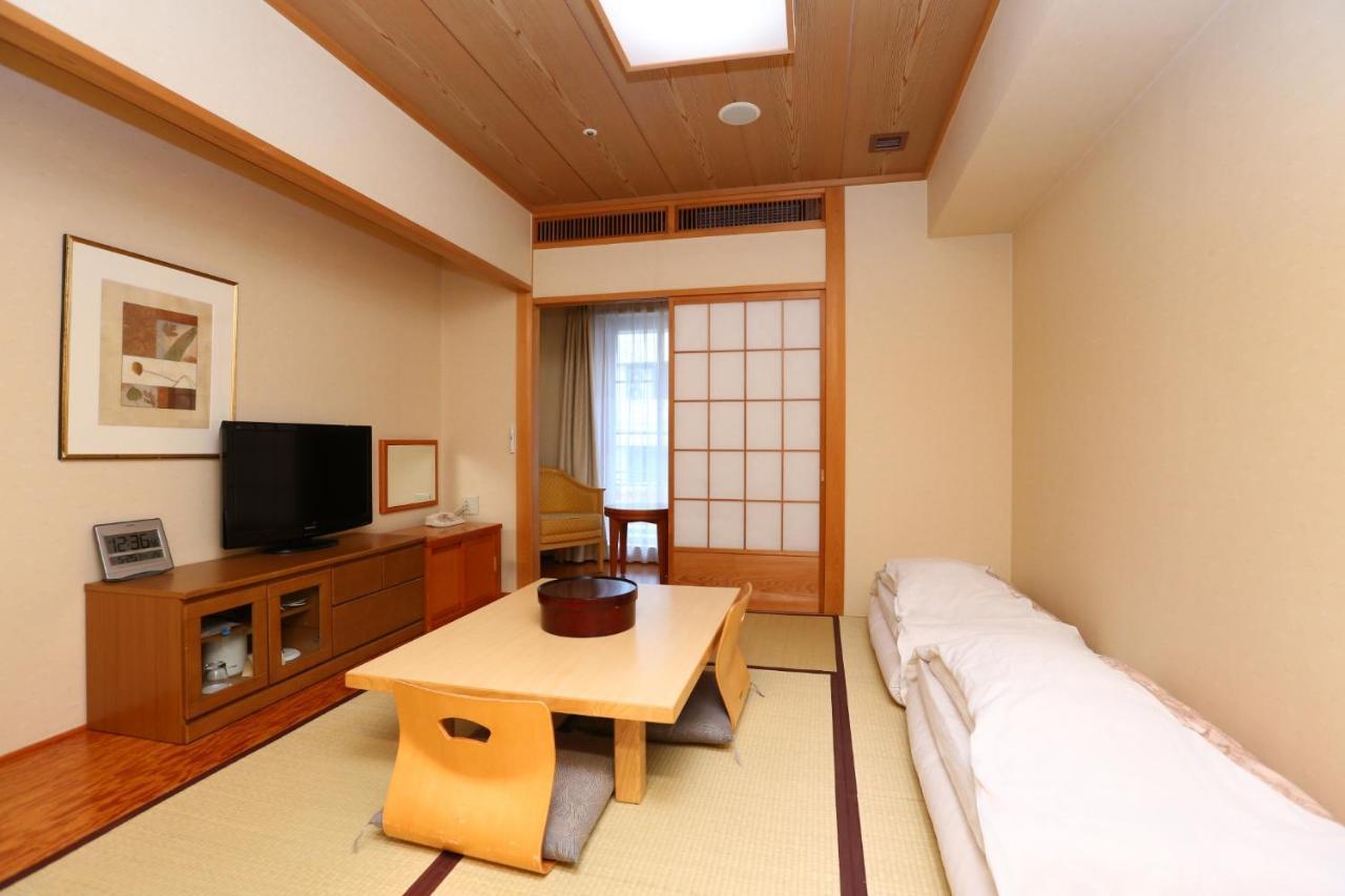 ホテル法華クラブ大阪 3*